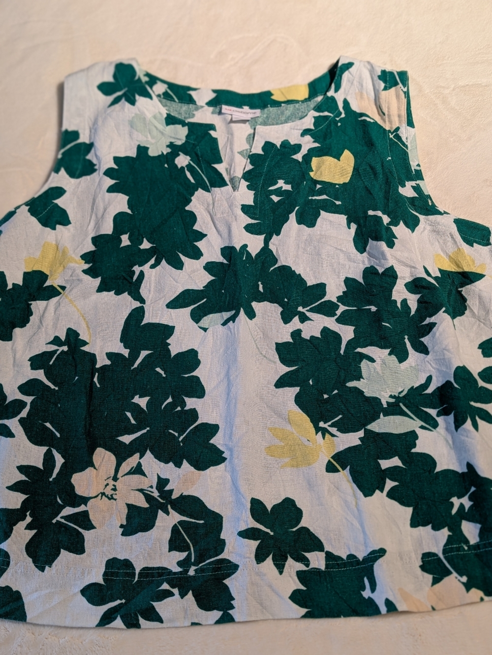 Liz Claiborne Sleeveless Floral Print Tank Top - White & Green. Linen. 1x